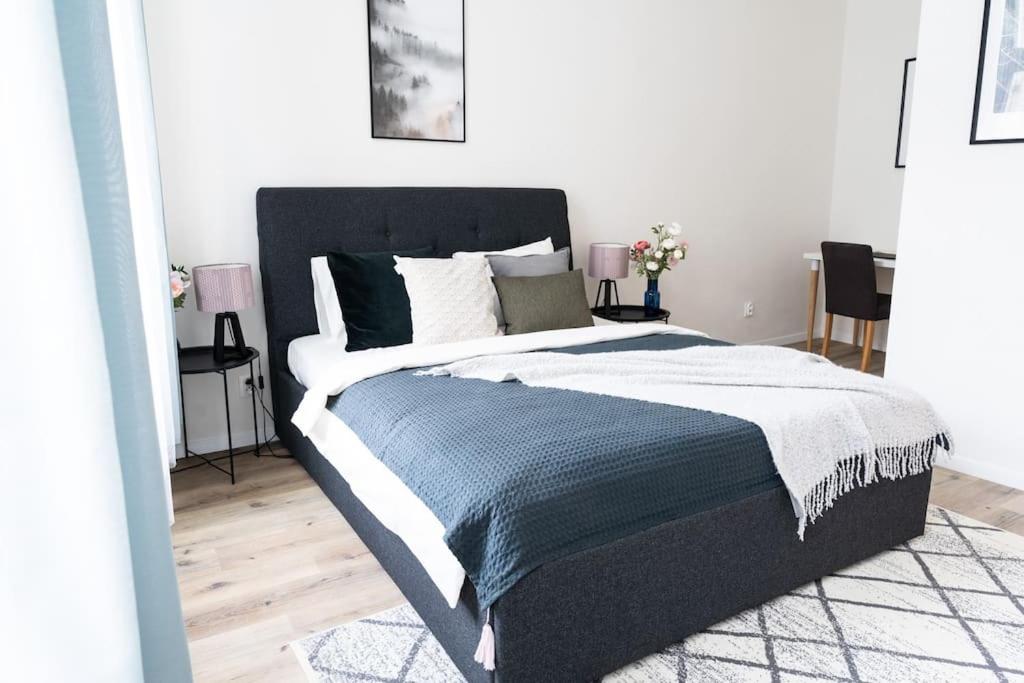 Image 3 of Deluxe 2BDRs Home in Spa District Center