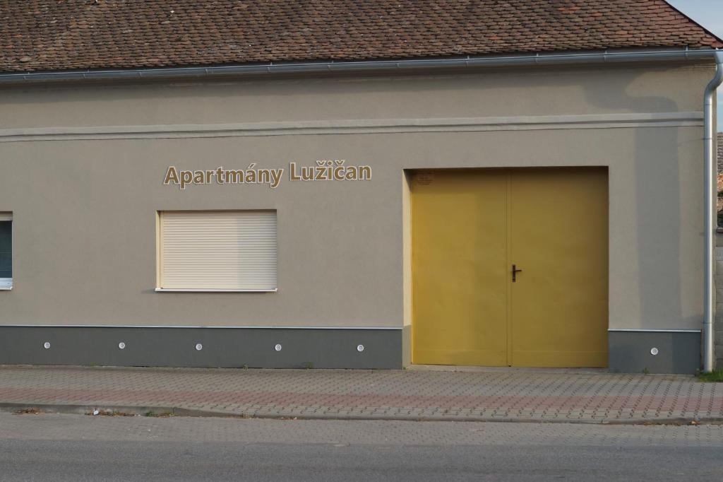 Image 2 of Studia Lužičan